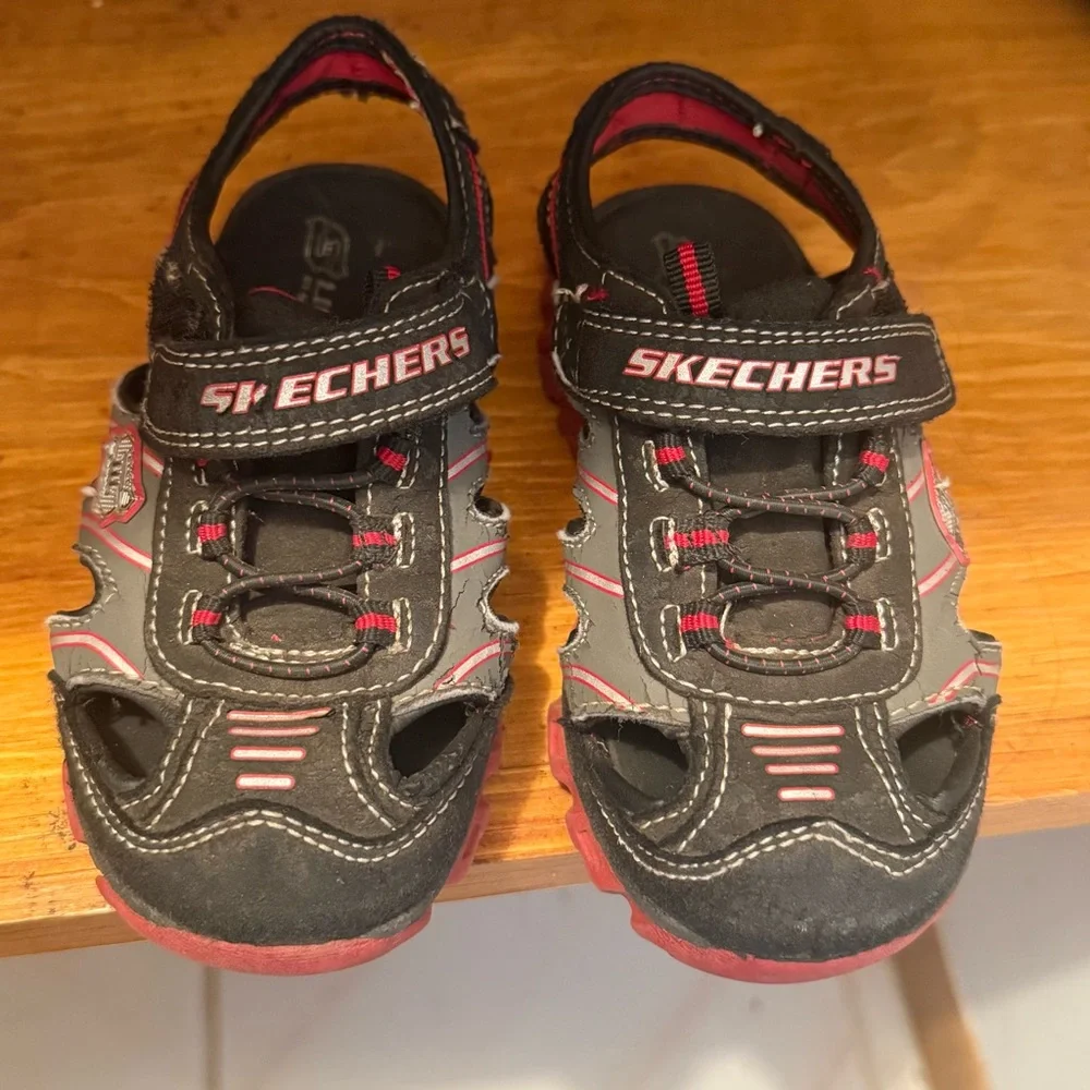 Skechers Kids Sport Sandals – Black & Red – Size 10